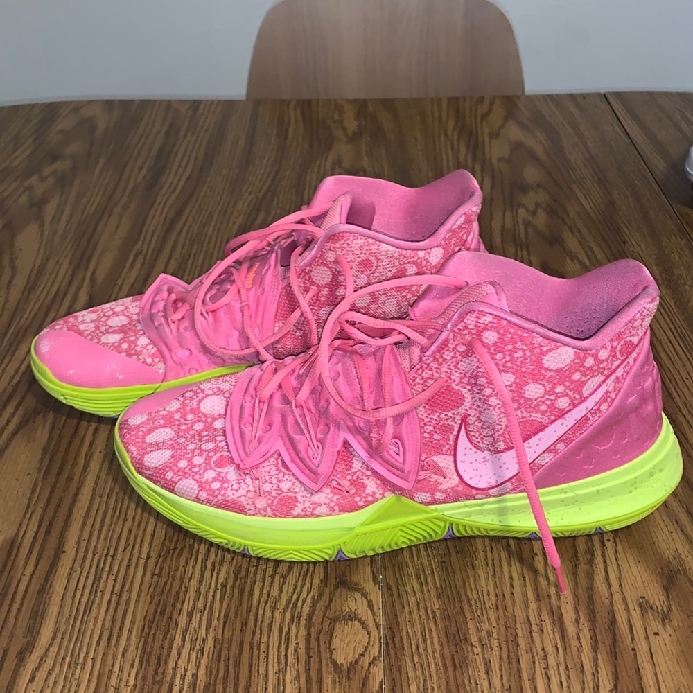 Nike Kyrie 5 Patrick Star Basketball Shoes